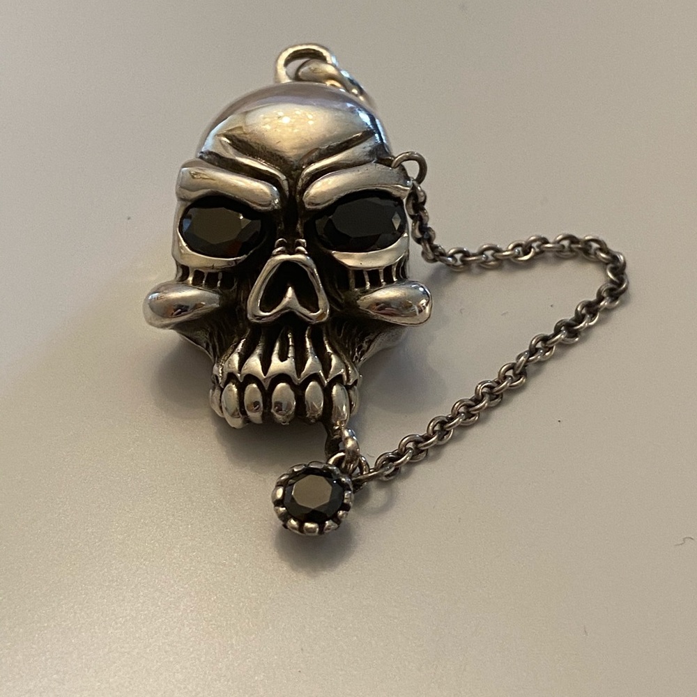 925 sterling silver skulls pendent with black CZ